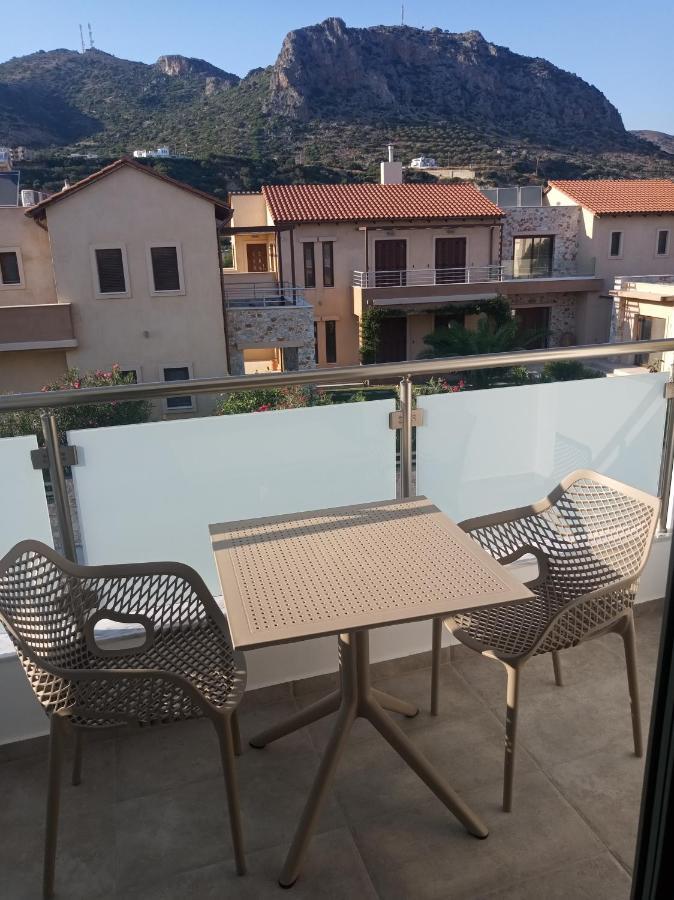 Evriali Comfort Living Palaiochora Bagian luar foto