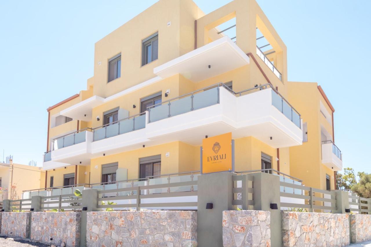 Evriali Comfort Living Palaiochora Bagian luar foto