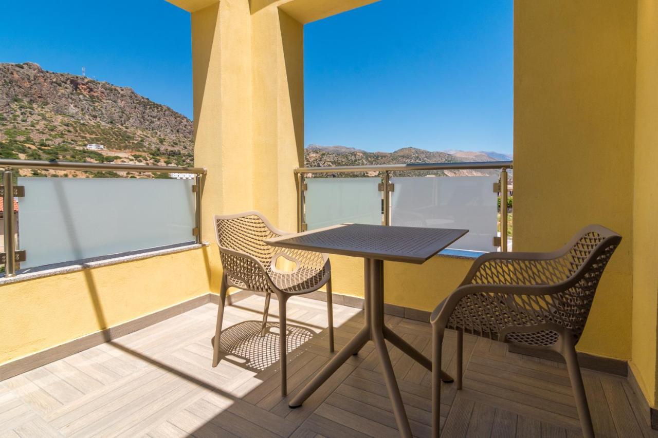 Evriali Comfort Living Palaiochora Bagian luar foto