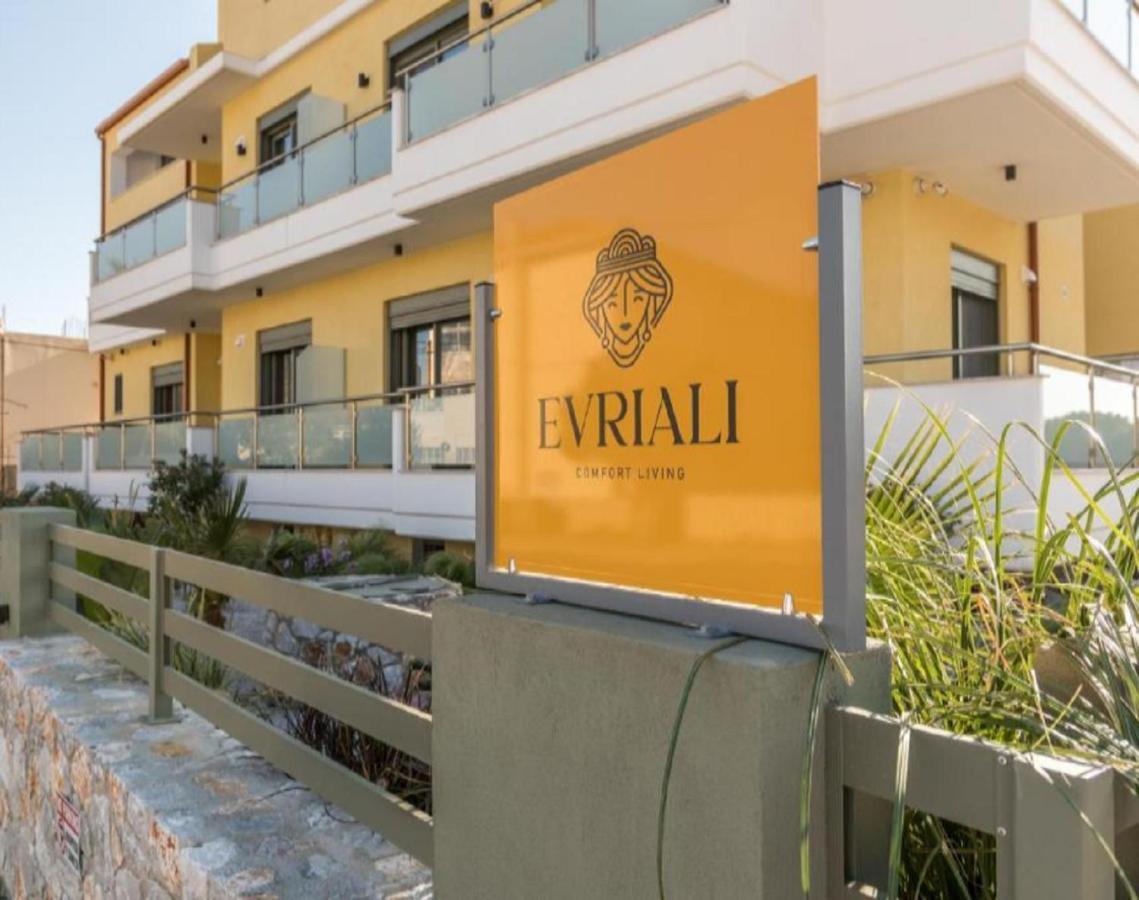 Evriali Comfort Living Palaiochora Bagian luar foto